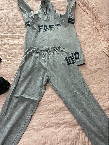 13-14 yaş eşofman takımı 4 adet erkek çocuk sweat