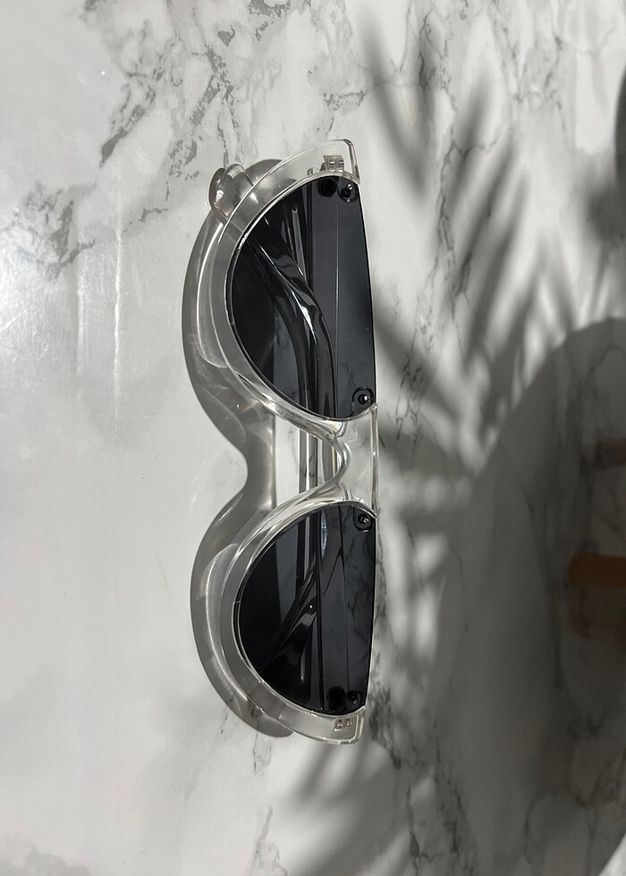 Gri güneş gözlüğü - Görsel 3