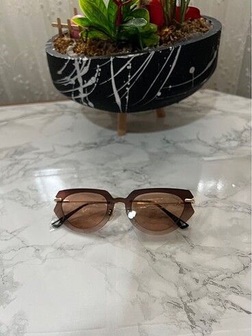 Kahverengi güneş gözlüğü - Görsel 2
