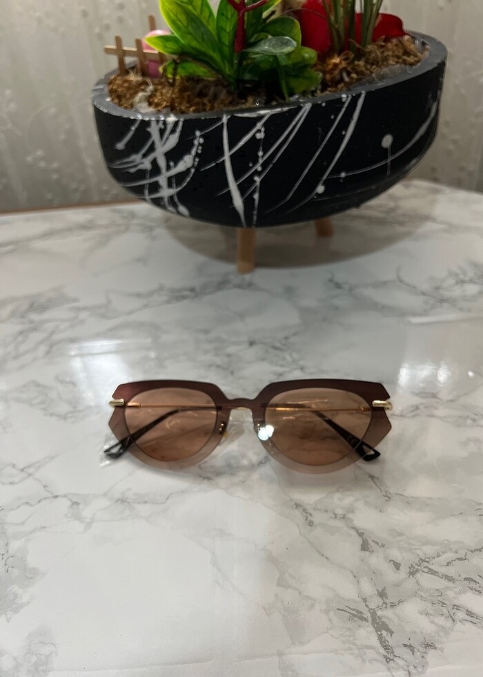 Kahverengi güneş gözlüğü - Görsel 2