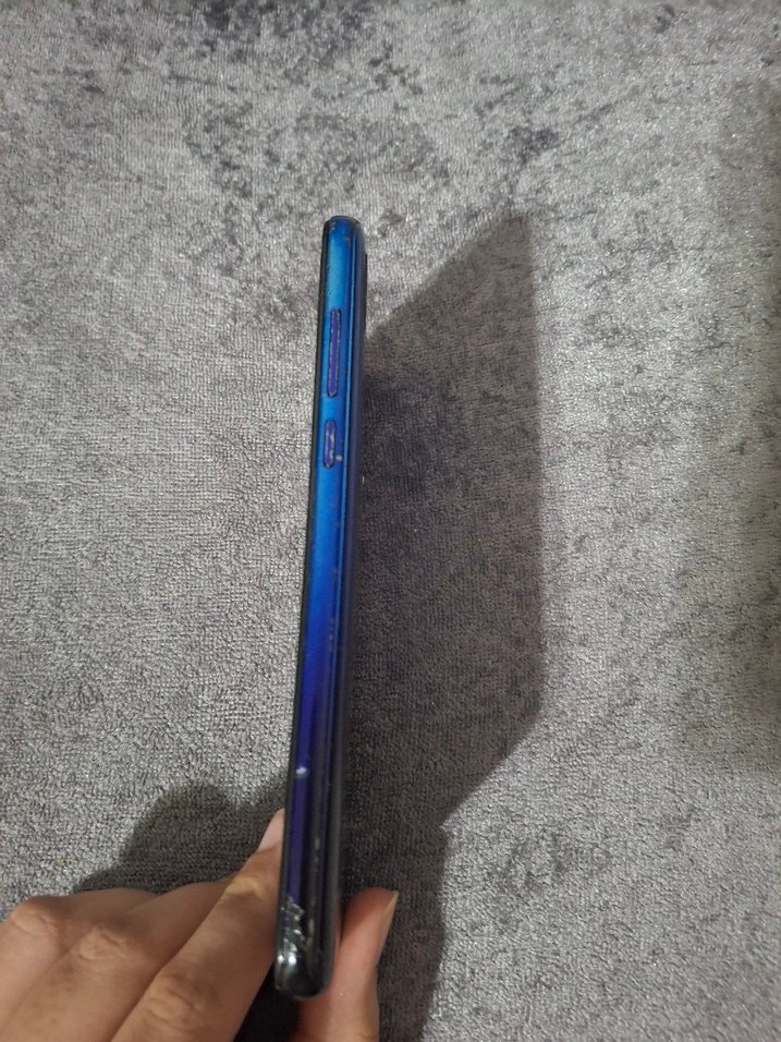 Kırık Ekranlı Android Telefon - Görsel 2