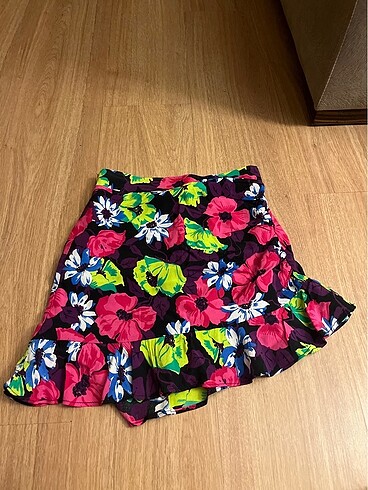 bershka sort etek