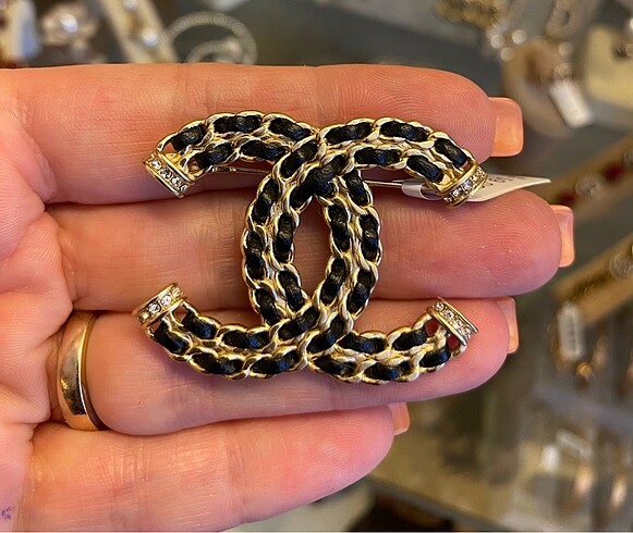 Chanel broş