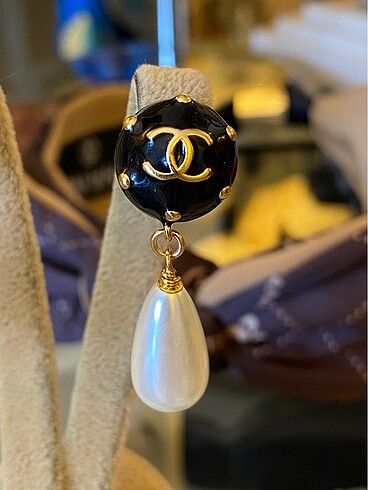 Diğer Chanel küpe