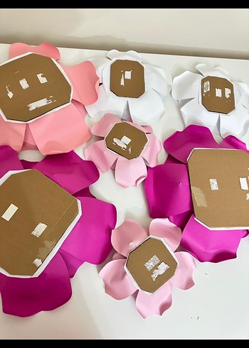 Karton çiçekler doğum günü süsü - Görsel 3