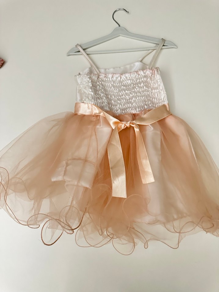 Dantelli Beyaz ve Pastel Kız Elbisesi - Görsel 4