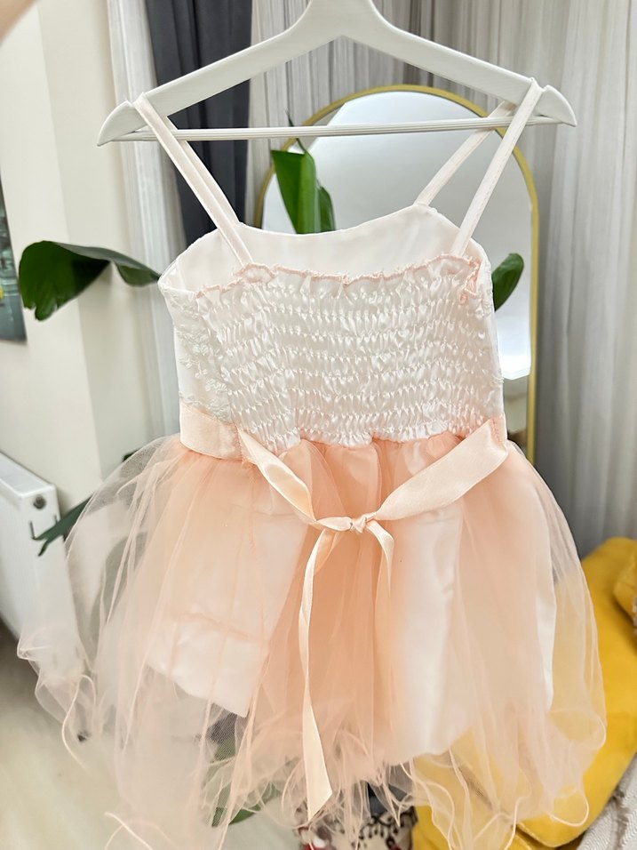 Dantelli Beyaz ve Pastel Kız Elbisesi - Görsel 2