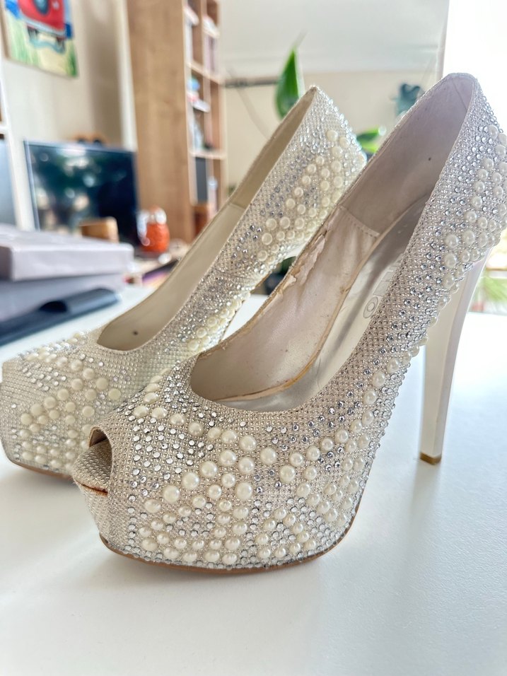 İnci Detaylı Beyaz Yılan Desenli Topuklu Ayakkabı - Görsel 2