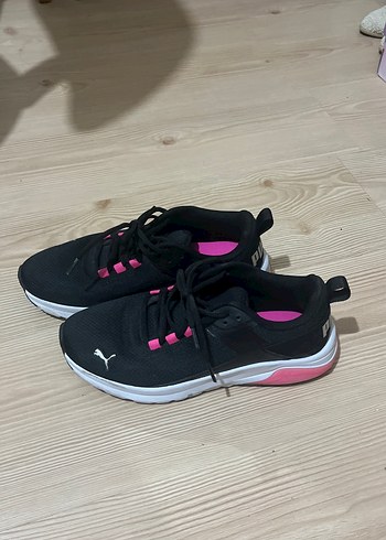 Puma Siyah-pembe elastik bağcıklı kadın spor ayakkabı