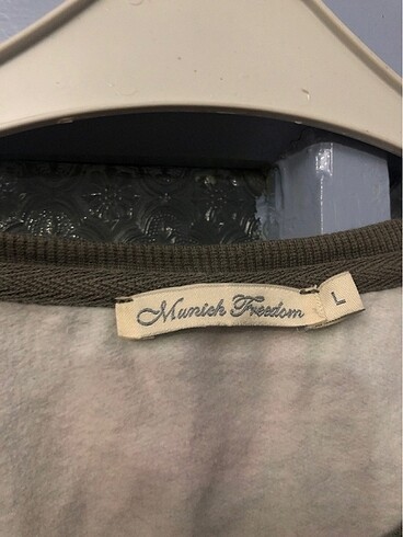 l Beden Çiçekli Sweatshirt