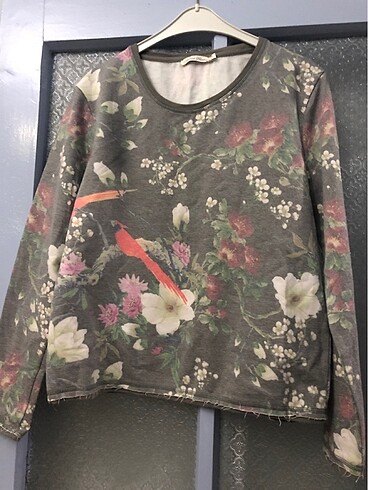 Çiçekli Sweatshirt