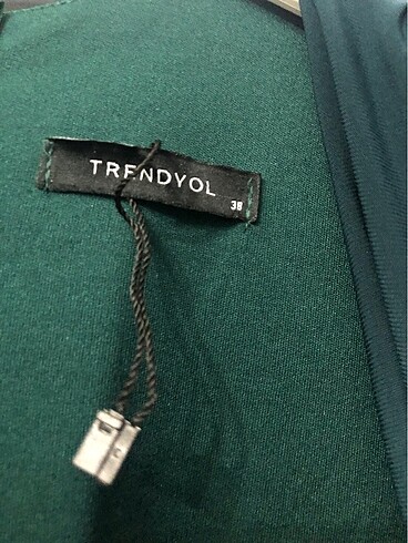 Yeşil elbise - Görsel 3