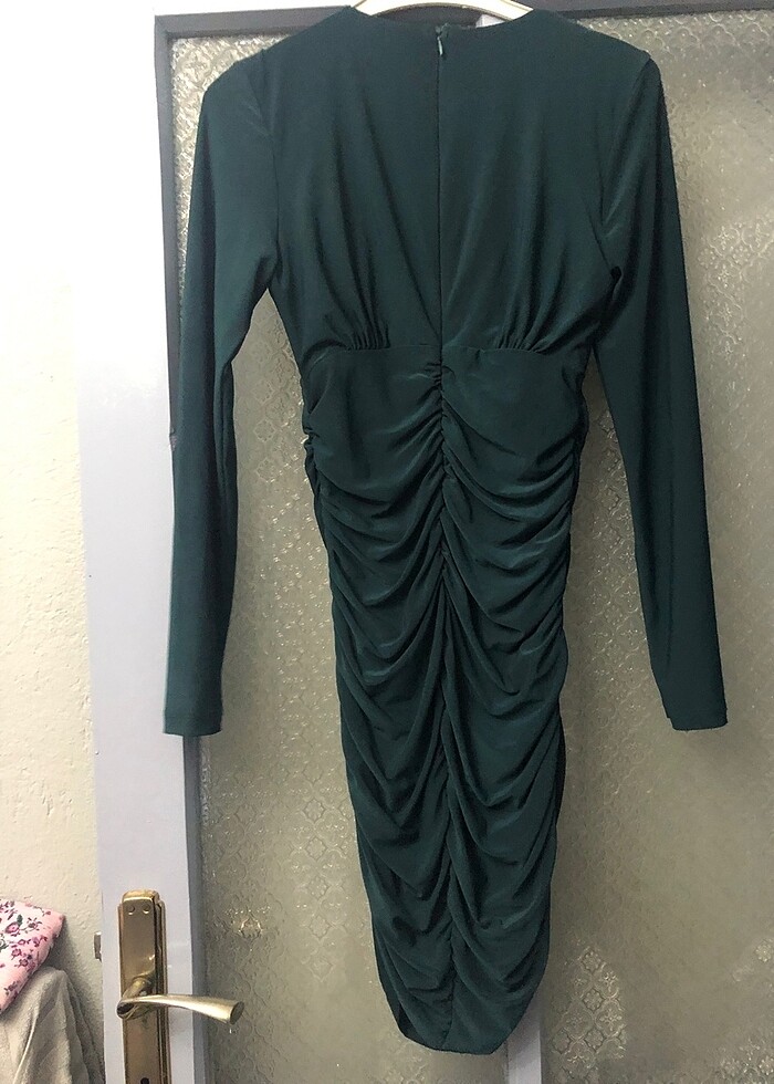 Yeşil elbise - Görsel 2