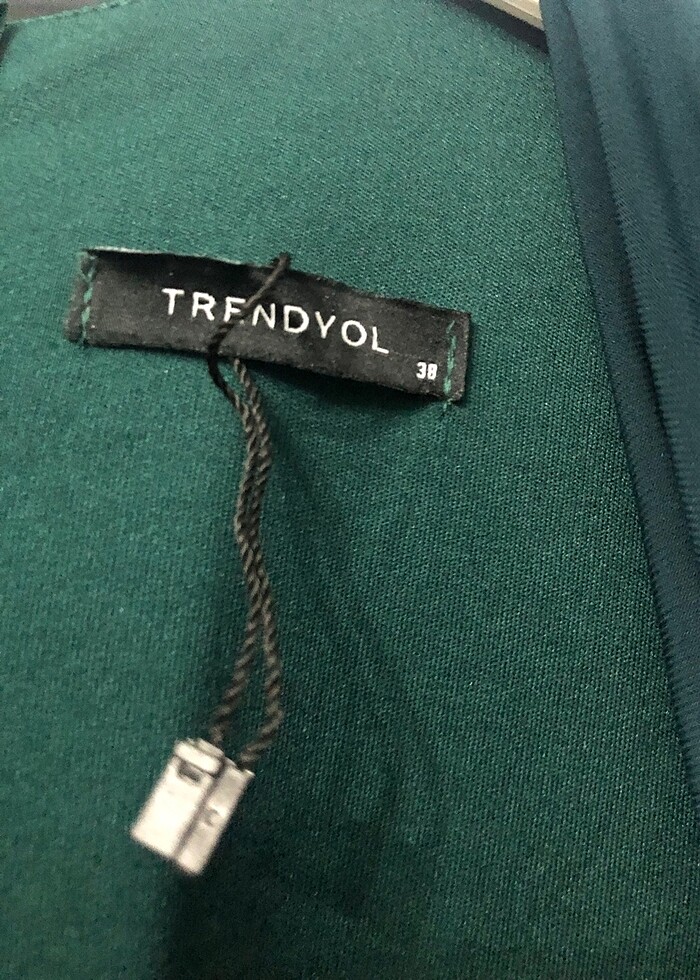 Yeşil elbise - Görsel 3