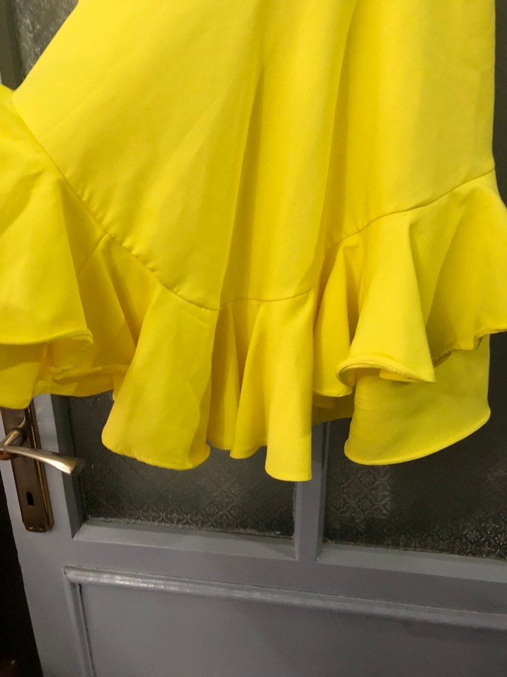 Sarı Mini Fırfırlı Askılı Parti Elbisesi - Görsel 2