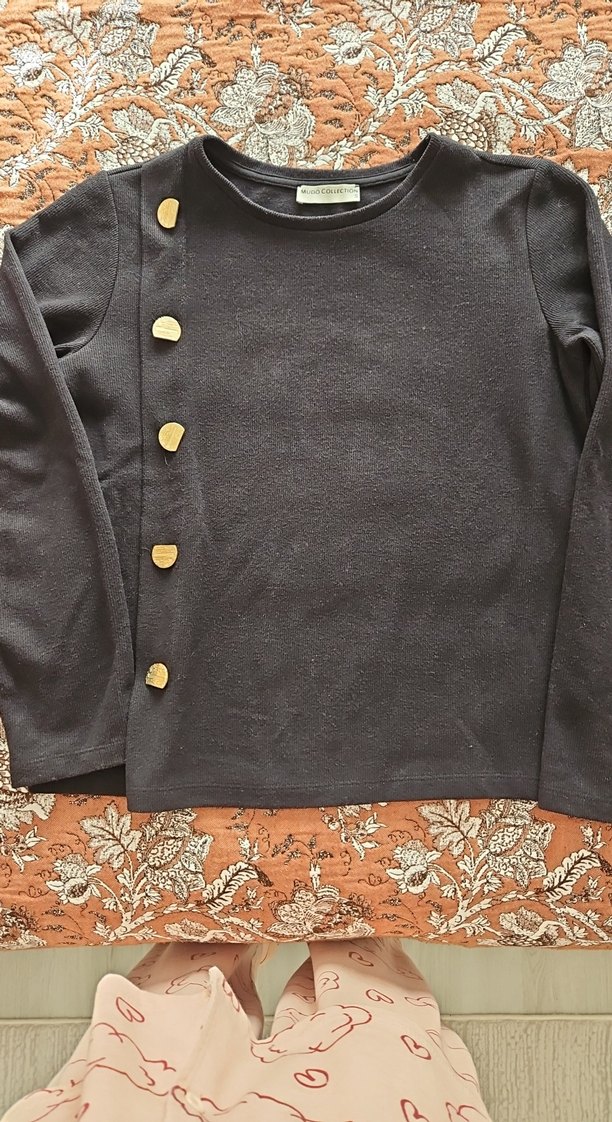 Düğmeli siyah Kazak - Görsel 2