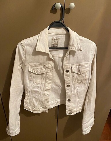 Bershka XS beyaz kot ceket