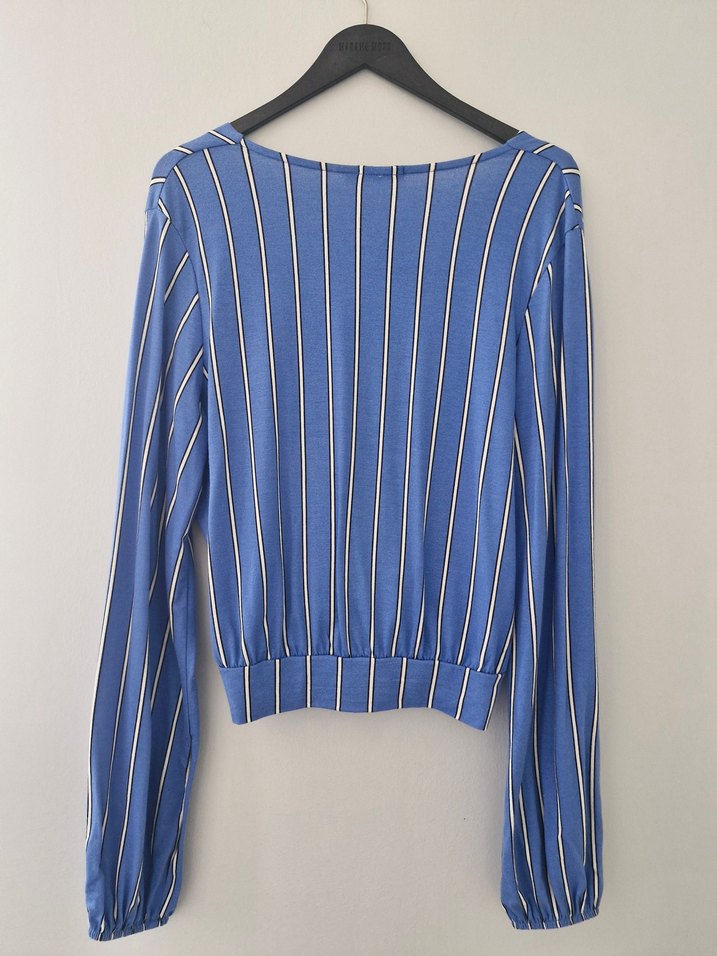 Bershka Dökümlü Çizgili V Yaka Kadın Bluz - Görsel 3