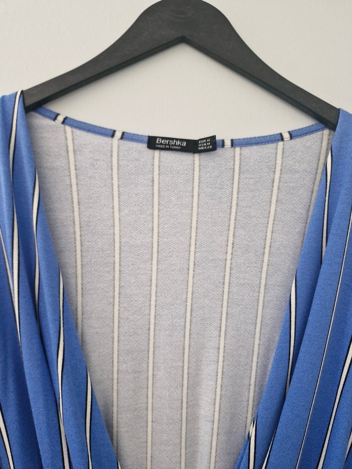 Bershka Dökümlü Çizgili V Yaka Kadın Bluz - Görsel 2