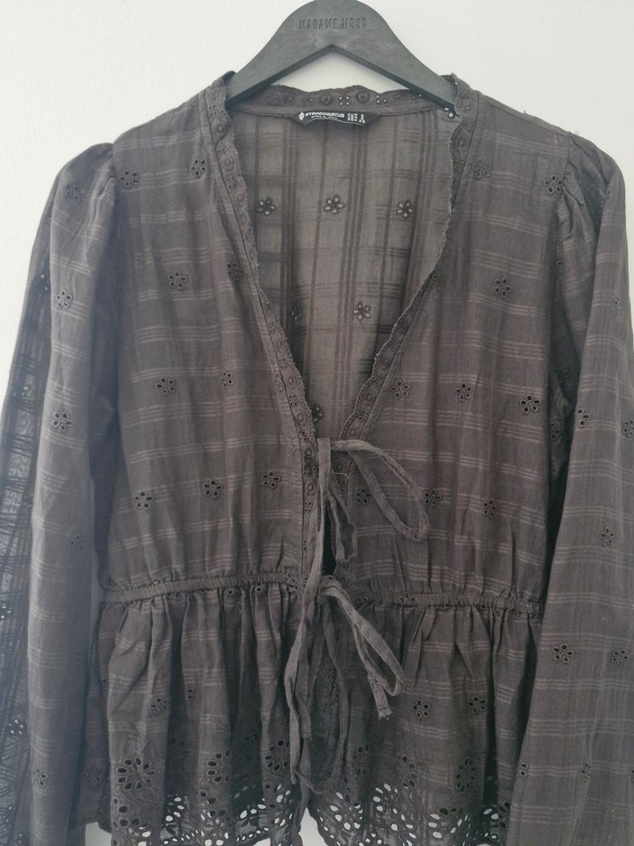 Stradivarius Dökümlü İşlemeli Bluz - Görsel 4