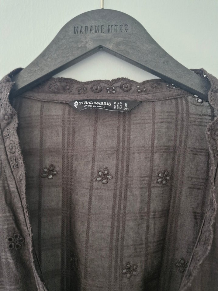 Stradivarius Dökümlü İşlemeli Bluz - Görsel 3