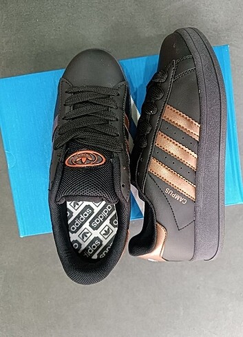 40 Beden Adidas Kadın Spor Ayakkabı Yeni Sezon Deri Tozu Malzeme İtha