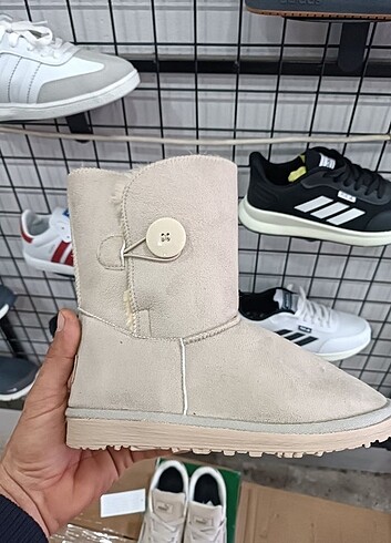 Ugg Kadın Yarım Bot Yeni Sezon İthal Kalite 36-37-38-39-40 