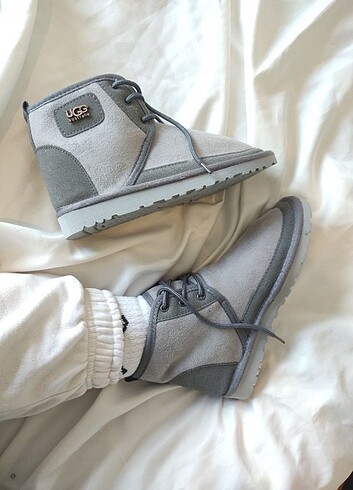 UGG BAĞCİKLİ İCİ TÜYLÜ BOT YENİ SEZON süet materyal içi pelu