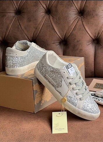 GOLDEN GOOSE GÜMÜŞ tam kalıp pasaportlu yedek bağcıklı k
