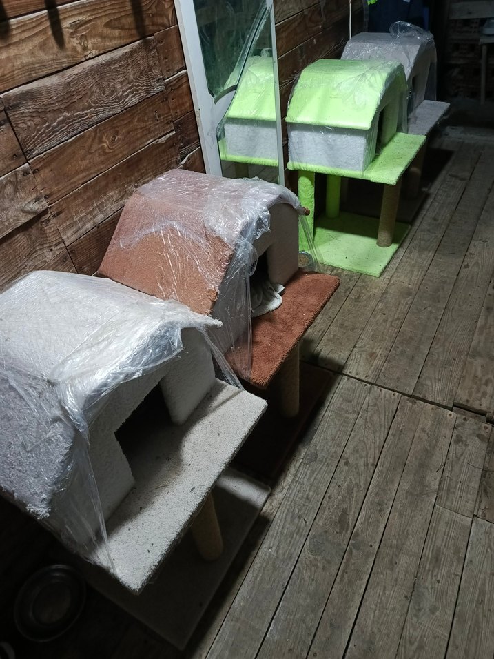 Beyaz Gri yeşil kahve 2 katlı Kedi Evi ve Tırmalama Direği - Görsel 5