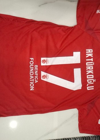 24-25 sezon Benfica forma - Görsel 2