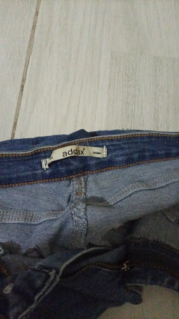 Sokak Stili Yırtık Detaylı Mavi Kadın Kot Pantolon - Görsel 3