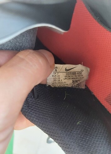 41 Beden kırmızı Renk Nike krampon