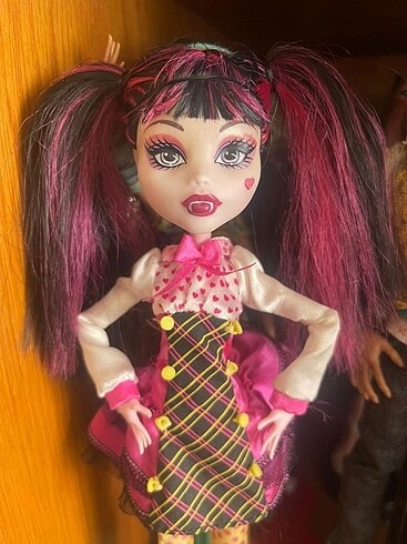 Monster High Draculaura forbitten love