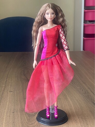Barbie eski seri elbise