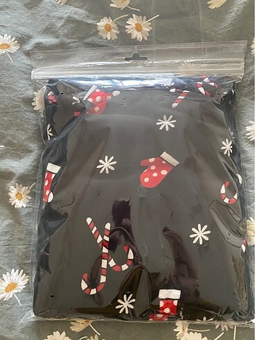 l Beden siyah Renk Yılbaşılı pijama takımı