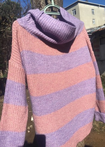 Çizgili Mor-Pembe Boğazlı Triko Kazak - Görsel 4