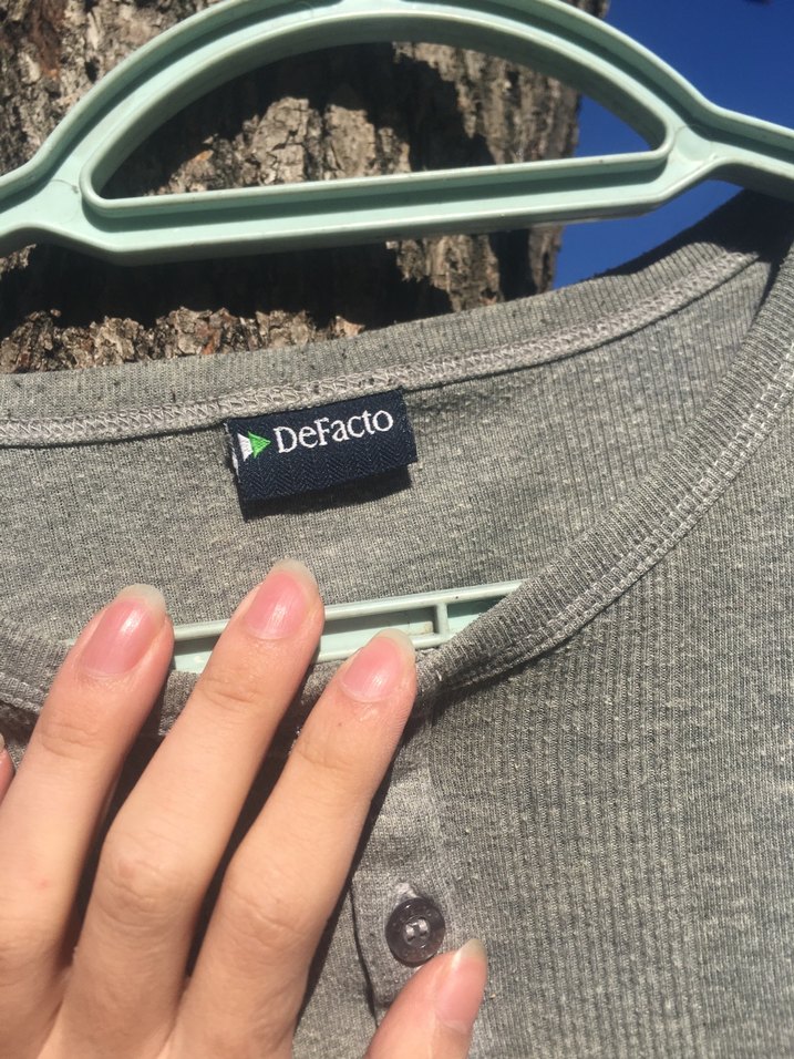 Gri Pamuklu Uzun Kollu Düğmeli Erkek Tişört - Görsel 5