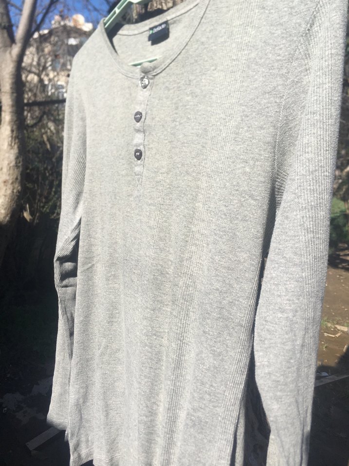 Gri Pamuklu Uzun Kollu Düğmeli Erkek Tişört - Görsel 2