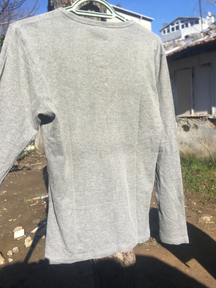 Gri Pamuklu Uzun Kollu Düğmeli Erkek Tişört - Görsel 3