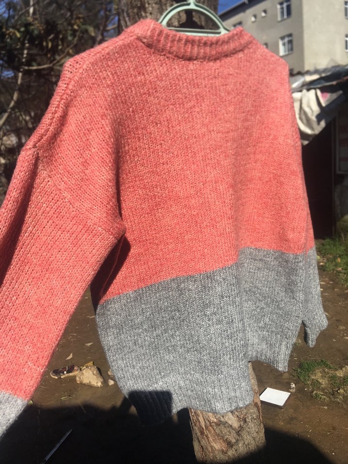 Rahat Kesim Renk Bloklu Kadın Triko Kazak - Görsel 2