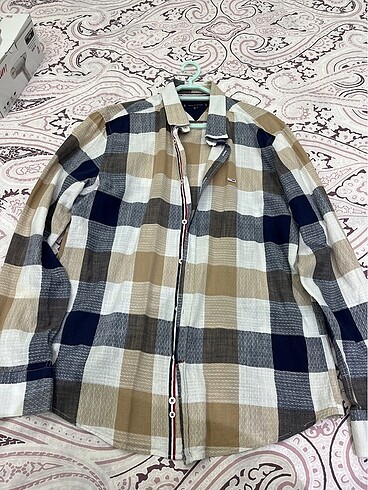 Tommy Hilfiger