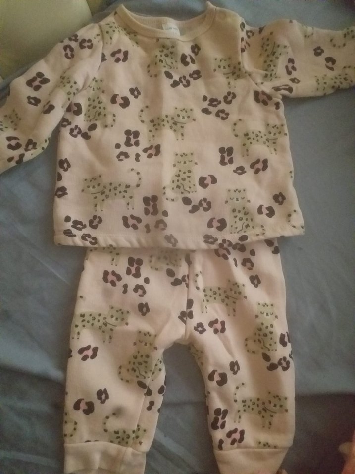 3 adet bebek kislik giyim toplam 150tl - Görsel 2