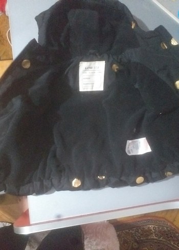 Kız Çocuk Siyah Kapüşonlu Mont.bir kaç kere giyinildi sıfır gibi - Görsel 3