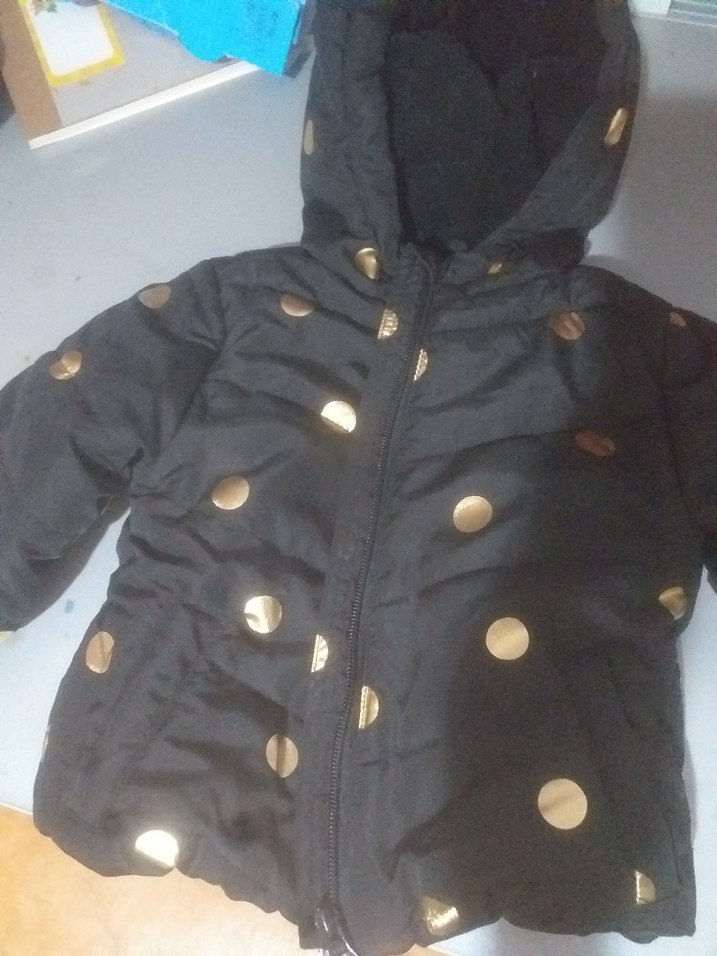 Kız Çocuk Siyah Kapüşonlu Mont.bir kaç kere giyinildi sıfır gibi - Görsel 2