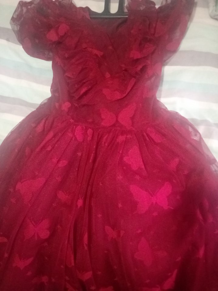 Yer istanbul Avrupa yakasi.Bir kere giyinildi.Yeni - Görsel 2