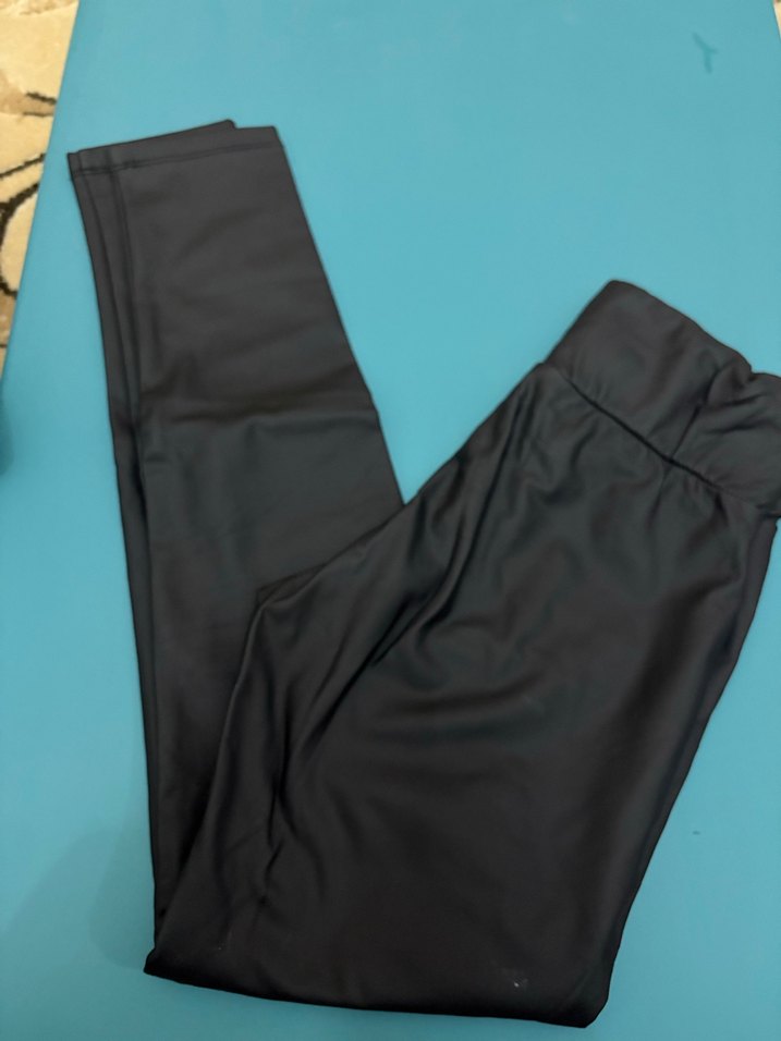 Deri Görünümlü Siyah Kadın Tayt - Görsel 2