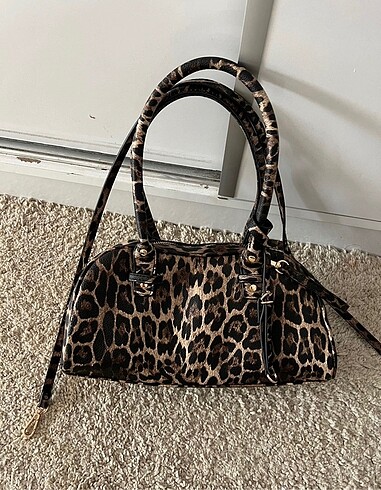 bershka leopar çanta