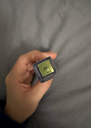 Estée Lauder Parlak Bej Kapatıcı - Görsel 2