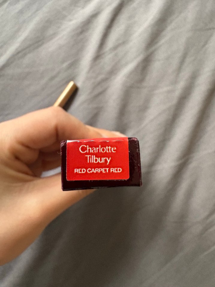 Charlotte Tilbury Parlak Altın Ruj Kalemi - Görsel 2